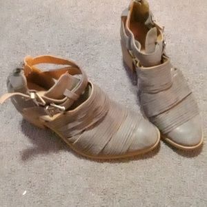 Qupid Women's Booties Grey EZ-1